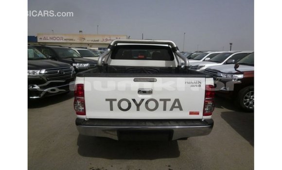 Buy Import Toyota Hilux White Car in Import - Dubai in Bumthang Buy Import Toyota Hilux White Car in Import - Dubai in Bumthang