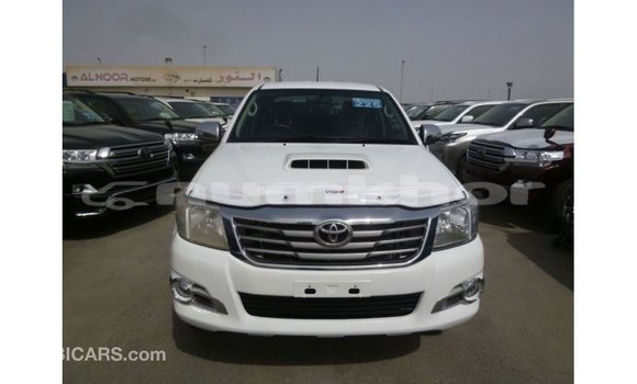 Buy Import Toyota Hilux White Car in Import - Dubai in Bumthang Buy Import Toyota Hilux White Car in Import - Dubai in Bumthang