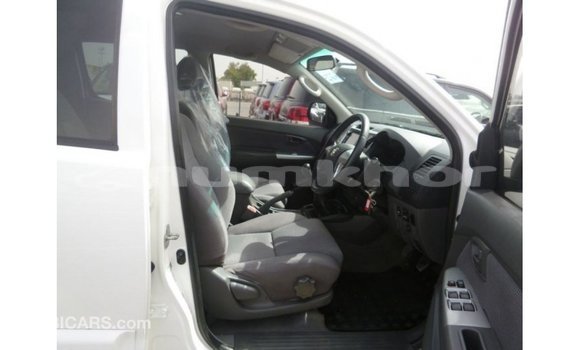 Buy Import Toyota Hilux White Car in Import - Dubai in Bumthang Buy Import Toyota Hilux White Car in Import - Dubai in Bumthang