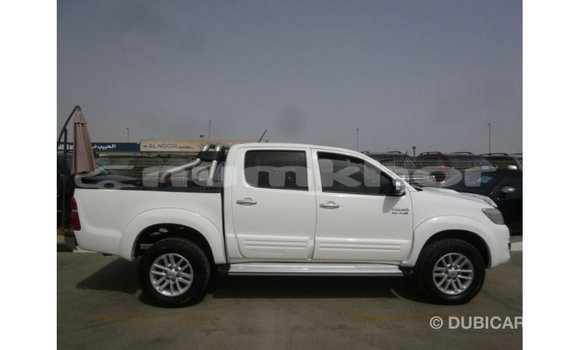 Buy Import Toyota Hilux White Car in Import - Dubai in Bumthang Buy Import Toyota Hilux White Car in Import - Dubai in Bumthang