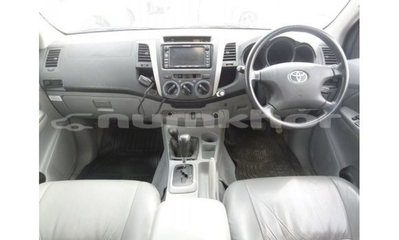 Buy Import Toyota Hilux Blue Car in Import - Dubai in Bumthang Buy Import Toyota Hilux Blue Car in Import - Dubai in Bumthang