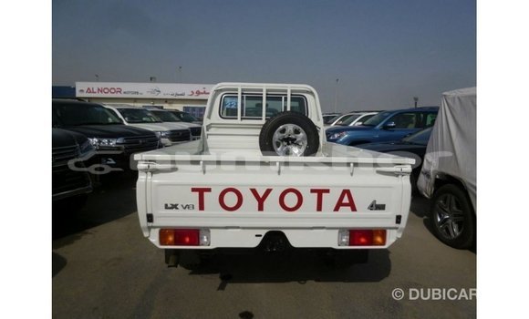 Buy Import Toyota Land Cruiser White Car in Import - Dubai in Bumthang Buy Import Toyota Land Cruiser White Car in Import - Dubai in Bumthang