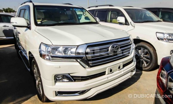 Buy Import Toyota Land Cruiser White Car in Import - Dubai in Bumthang Buy Import Toyota Land Cruiser White Car in Import - Dubai in Bumthang