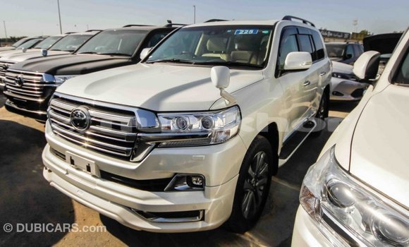 Buy Import Toyota Land Cruiser White Car in Import - Dubai in Bumthang Buy Import Toyota Land Cruiser White Car in Import - Dubai in Bumthang