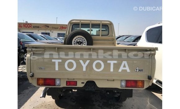 Buy Import Toyota Land Cruiser Beige Car in Import - Dubai in Bumthang Buy Import Toyota Land Cruiser Beige Car in Import - Dubai in Bumthang