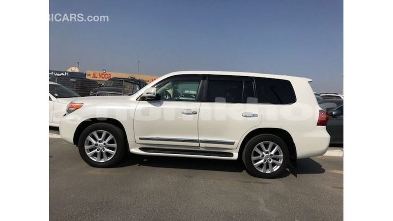 Big with watermark toyota land cruiser bumthang import dubai 2858