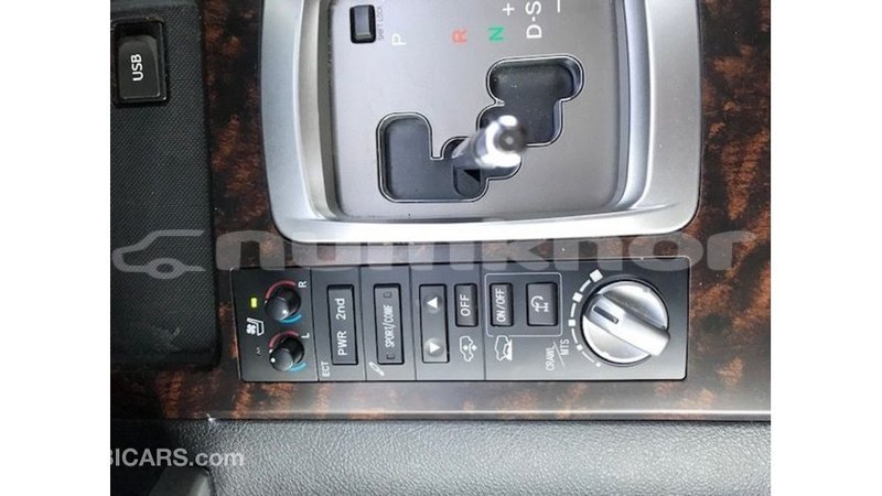 Big with watermark toyota land cruiser bumthang import dubai 2858