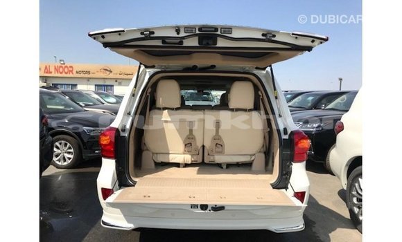 Buy Import Toyota Land Cruiser White Car in Import - Dubai in Bumthang Buy Import Toyota Land Cruiser White Car in Import - Dubai in Bumthang