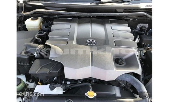 Buy Import Toyota Land Cruiser White Car in Import - Dubai in Bumthang Buy Import Toyota Land Cruiser White Car in Import - Dubai in Bumthang