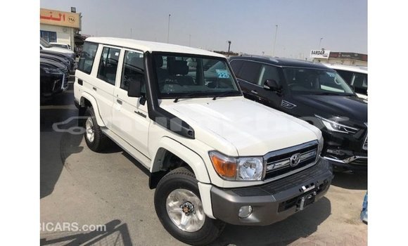 Buy Import Toyota Land Cruiser White Car in Import - Dubai in Bumthang Buy Import Toyota Land Cruiser White Car in Import - Dubai in Bumthang