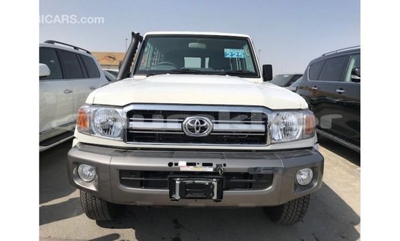 Buy Import Toyota Land Cruiser White Car in Import - Dubai in Bumthang Buy Import Toyota Land Cruiser White Car in Import - Dubai in Bumthang