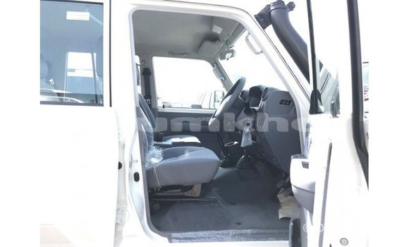 Buy Import Toyota Land Cruiser White Car in Import - Dubai in Bumthang Buy Import Toyota Land Cruiser White Car in Import - Dubai in Bumthang