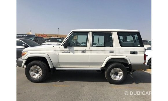Buy Import Toyota Land Cruiser White Car in Import - Dubai in Bumthang Buy Import Toyota Land Cruiser White Car in Import - Dubai in Bumthang