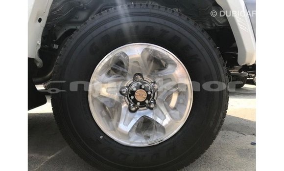 Buy Import Toyota Land Cruiser White Car in Import - Dubai in Bumthang Buy Import Toyota Land Cruiser White Car in Import - Dubai in Bumthang