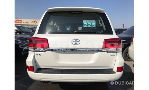 Buy Import Toyota Land Cruiser White Car in Import - Dubai in Bumthang Buy Import Toyota Land Cruiser White Car in Import - Dubai in Bumthang