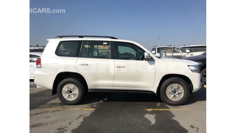 Big with watermark toyota land cruiser bumthang import dubai 2867