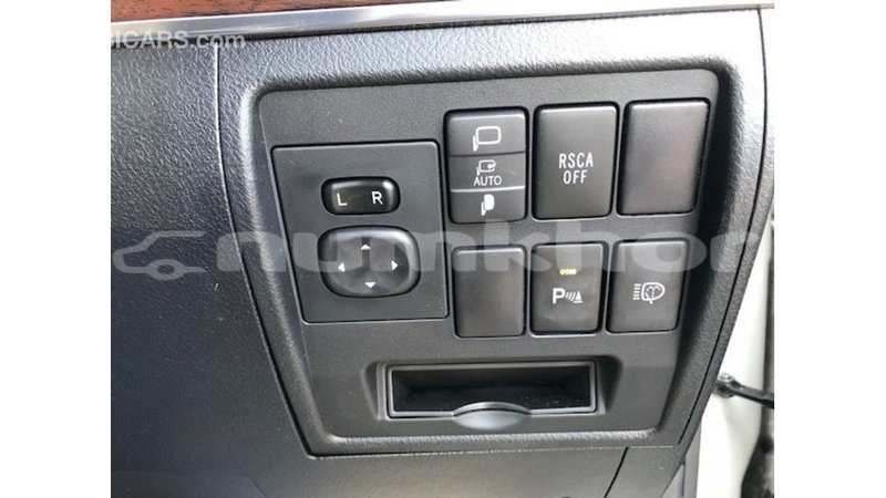 Big with watermark toyota land cruiser bumthang import dubai 2867