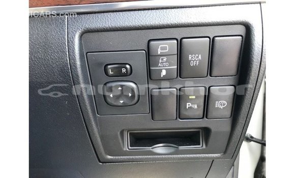Buy Import Toyota Land Cruiser White Car in Import - Dubai in Bumthang Buy Import Toyota Land Cruiser White Car in Import - Dubai in Bumthang