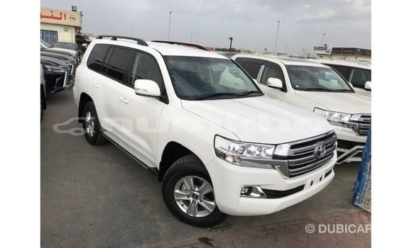 Buy Import Toyota Land Cruiser White Car in Import - Dubai in Bumthang Buy Import Toyota Land Cruiser White Car in Import - Dubai in Bumthang