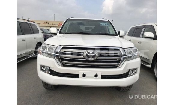 Buy Import Toyota Land Cruiser White Car in Import - Dubai in Bumthang Buy Import Toyota Land Cruiser White Car in Import - Dubai in Bumthang