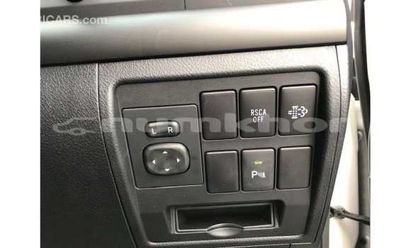 Buy Import Toyota Land Cruiser White Car in Import - Dubai in Bumthang Buy Import Toyota Land Cruiser White Car in Import - Dubai in Bumthang