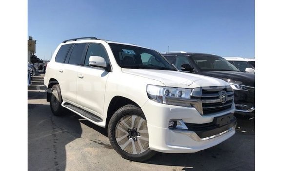 Buy Import Toyota Land Cruiser White Car in Import - Dubai in Bumthang Buy Import Toyota Land Cruiser White Car in Import - Dubai in Bumthang