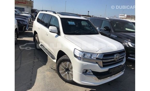 Buy Import Toyota Land Cruiser White Car in Import - Dubai in Bumthang Buy Import Toyota Land Cruiser White Car in Import - Dubai in Bumthang
