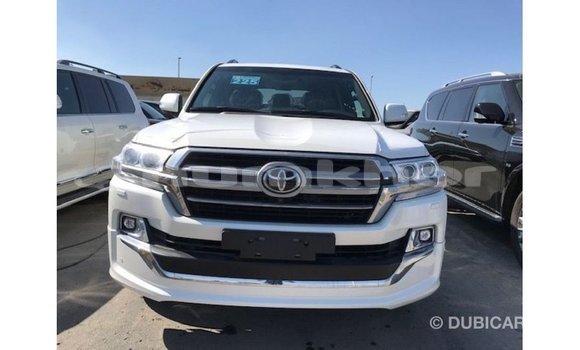 Buy Import Toyota Land Cruiser White Car in Import - Dubai in Bumthang Buy Import Toyota Land Cruiser White Car in Import - Dubai in Bumthang