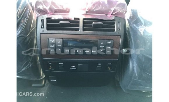 Buy Import Toyota Land Cruiser White Car in Import - Dubai in Bumthang Buy Import Toyota Land Cruiser White Car in Import - Dubai in Bumthang