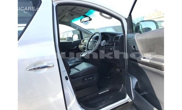Buy Import Toyota Vellfire White Car in Import - Dubai in Bumthang Buy Import Toyota Vellfire White Car in Import - Dubai in Bumthang