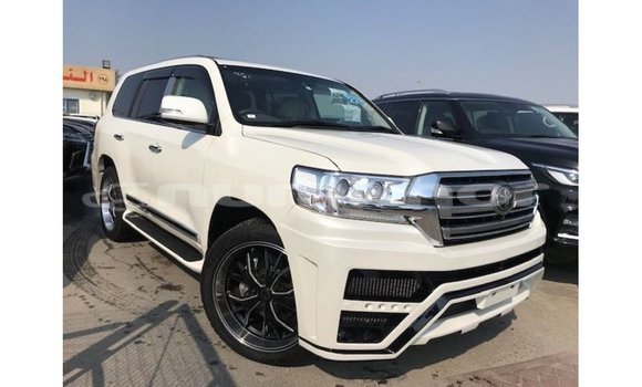 Buy Import Toyota Land Cruiser White Car in Import - Dubai in Bumthang Buy Import Toyota Land Cruiser White Car in Import - Dubai in Bumthang