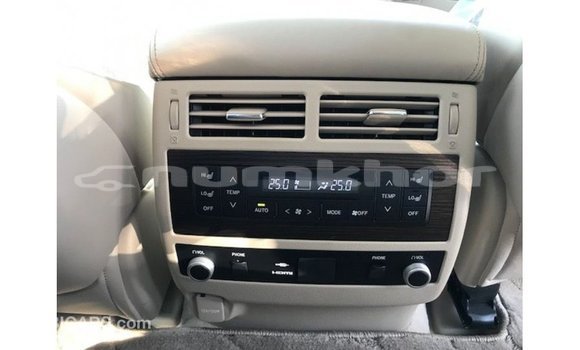 Buy Import Toyota Land Cruiser White Car in Import - Dubai in Bumthang Buy Import Toyota Land Cruiser White Car in Import - Dubai in Bumthang