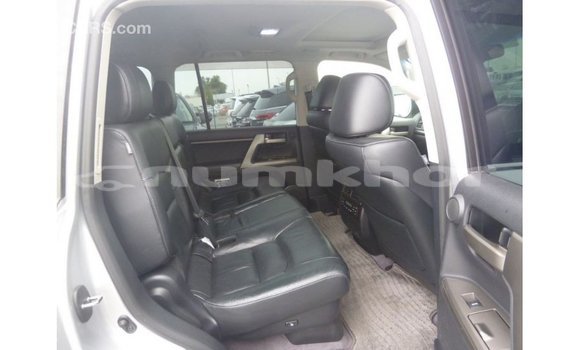 Buy Import Toyota Land Cruiser Other Car in Import - Dubai in Bumthang Buy Import Toyota Land Cruiser Other Car in Import - Dubai in Bumthang