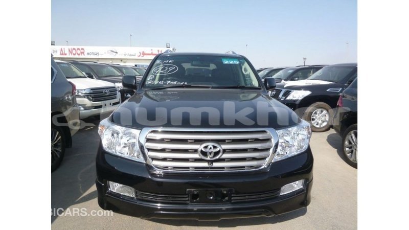 Big with watermark toyota land cruiser bumthang import dubai 2879