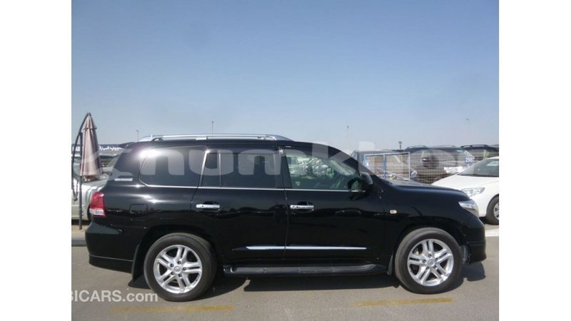 Big with watermark toyota land cruiser bumthang import dubai 2879