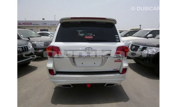 Buy Import Toyota Land Cruiser White Car in Import - Dubai in Bumthang Buy Import Toyota Land Cruiser White Car in Import - Dubai in Bumthang