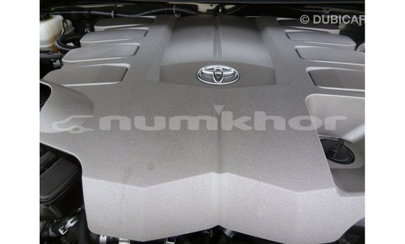 Buy Import Toyota Land Cruiser White Car in Import - Dubai in Bumthang Buy Import Toyota Land Cruiser White Car in Import - Dubai in Bumthang