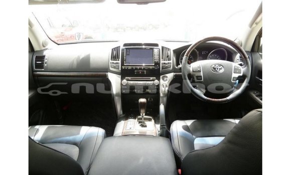Buy Import Toyota Land Cruiser Black Car in Import - Dubai in Bumthang Buy Import Toyota Land Cruiser Black Car in Import - Dubai in Bumthang