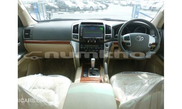 Buy Import Toyota Land Cruiser Black Car in Import - Dubai in Bumthang Buy Import Toyota Land Cruiser Black Car in Import - Dubai in Bumthang