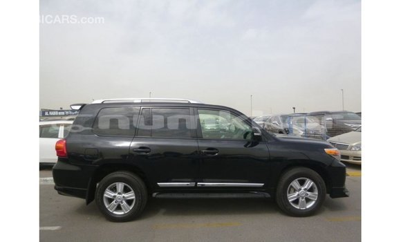 Buy Import Toyota Land Cruiser Black Car in Import - Dubai in Bumthang Buy Import Toyota Land Cruiser Black Car in Import - Dubai in Bumthang
