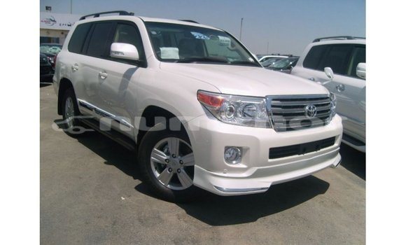 Buy Import Toyota Land Cruiser White Car in Import - Dubai in Bumthang Buy Import Toyota Land Cruiser White Car in Import - Dubai in Bumthang