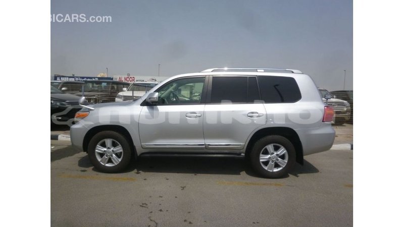 Big with watermark toyota land cruiser bumthang import dubai 2886