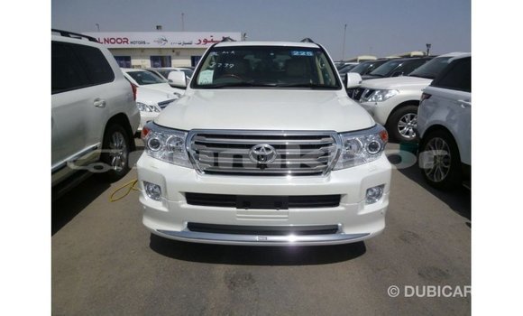 Buy Import Toyota Land Cruiser White Car in Import - Dubai in Bumthang Buy Import Toyota Land Cruiser White Car in Import - Dubai in Bumthang