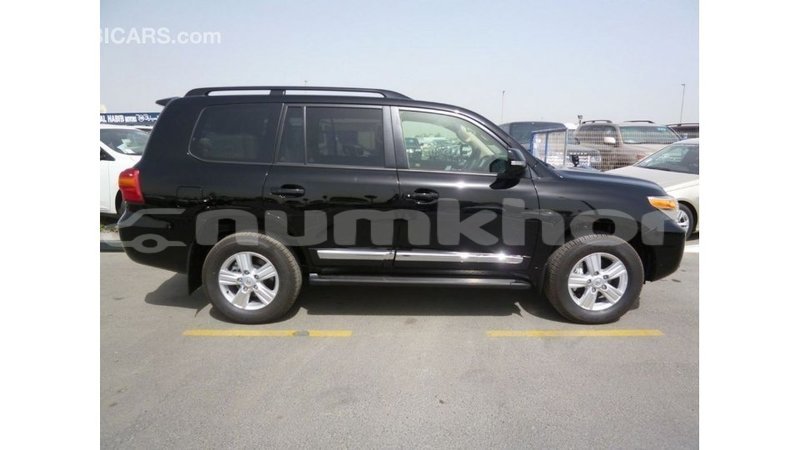 Big with watermark toyota land cruiser bumthang import dubai 2890