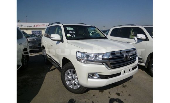 Buy Import Toyota Land Cruiser White Car in Import - Dubai in Bumthang Buy Import Toyota Land Cruiser White Car in Import - Dubai in Bumthang