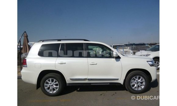 Buy Import Toyota Land Cruiser White Car in Import - Dubai in Bumthang Buy Import Toyota Land Cruiser White Car in Import - Dubai in Bumthang