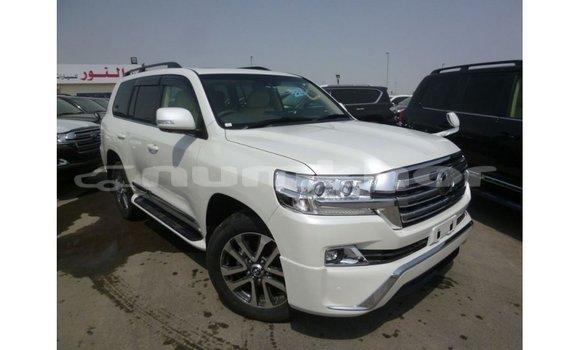 Buy Import Toyota Land Cruiser White Car in Import - Dubai in Bumthang Buy Import Toyota Land Cruiser White Car in Import - Dubai in Bumthang