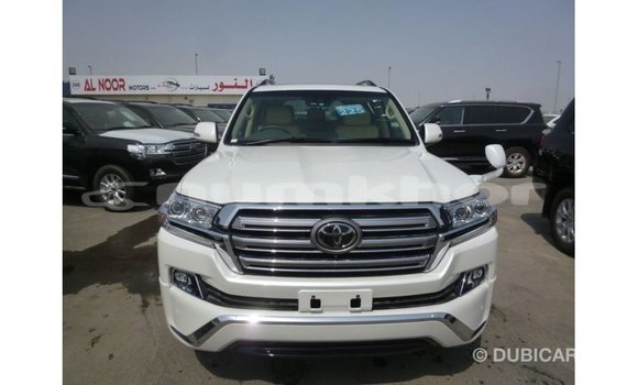 Buy Import Toyota Land Cruiser White Car in Import - Dubai in Bumthang Buy Import Toyota Land Cruiser White Car in Import - Dubai in Bumthang