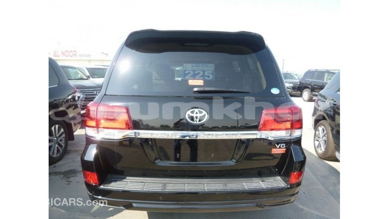 Big with watermark toyota land cruiser bumthang import dubai 2900