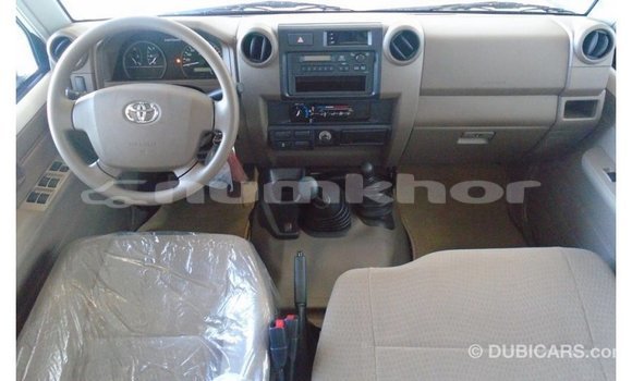 Buy Import Toyota Land Cruiser White Car in Import - Dubai in Bumthang Buy Import Toyota Land Cruiser White Car in Import - Dubai in Bumthang